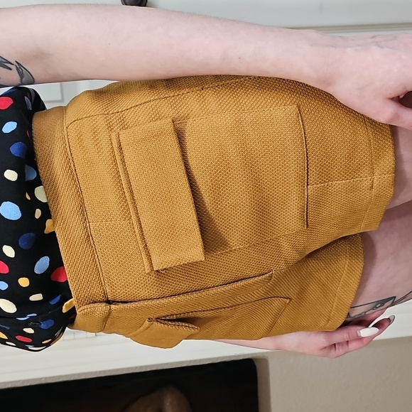 Forever 21 Gold Mustard Yellow High Rise Flat Front Pleated Hot Pants Shorts - Picture 2 of 7